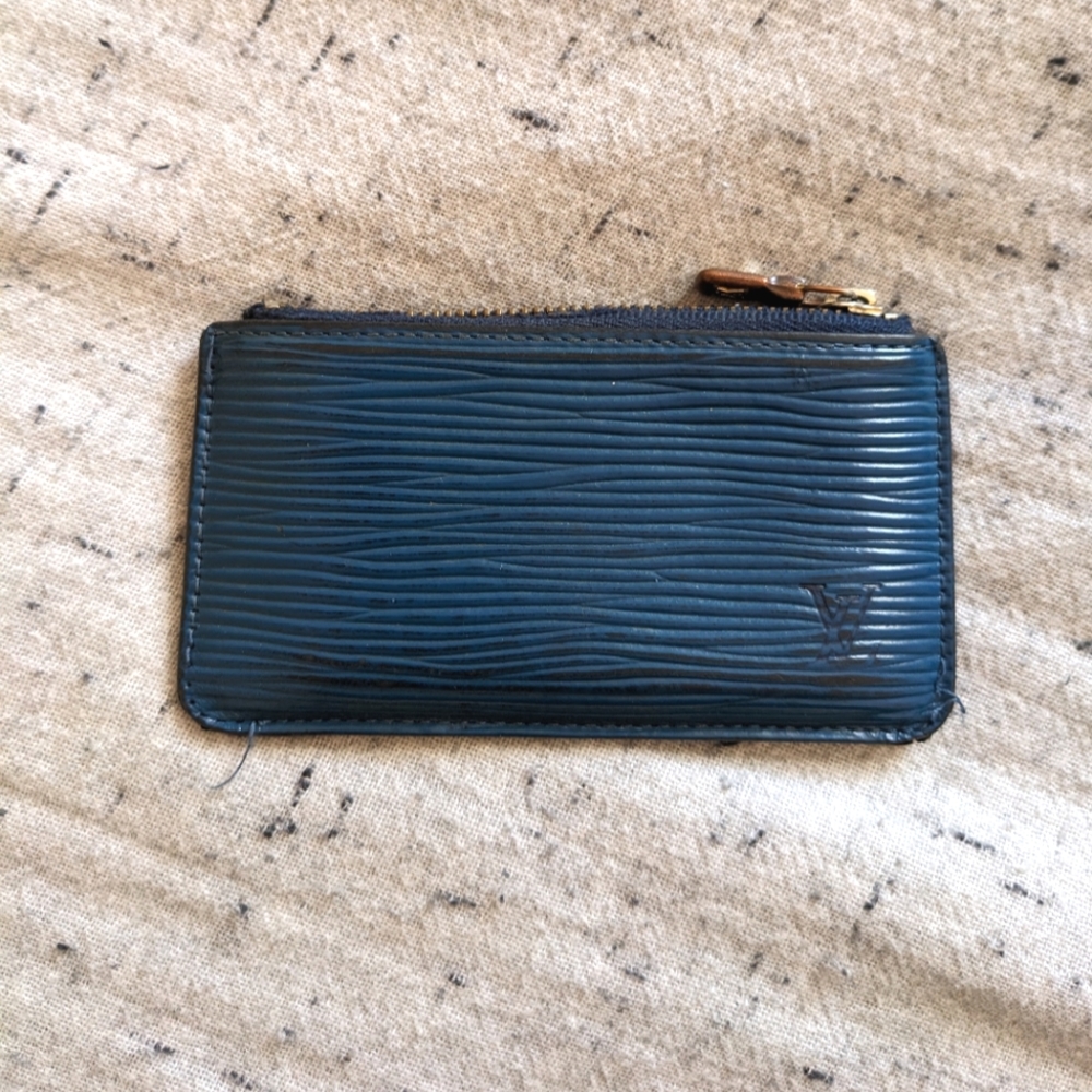 Louis Vuitton LV Vintage Epi Key Pouch